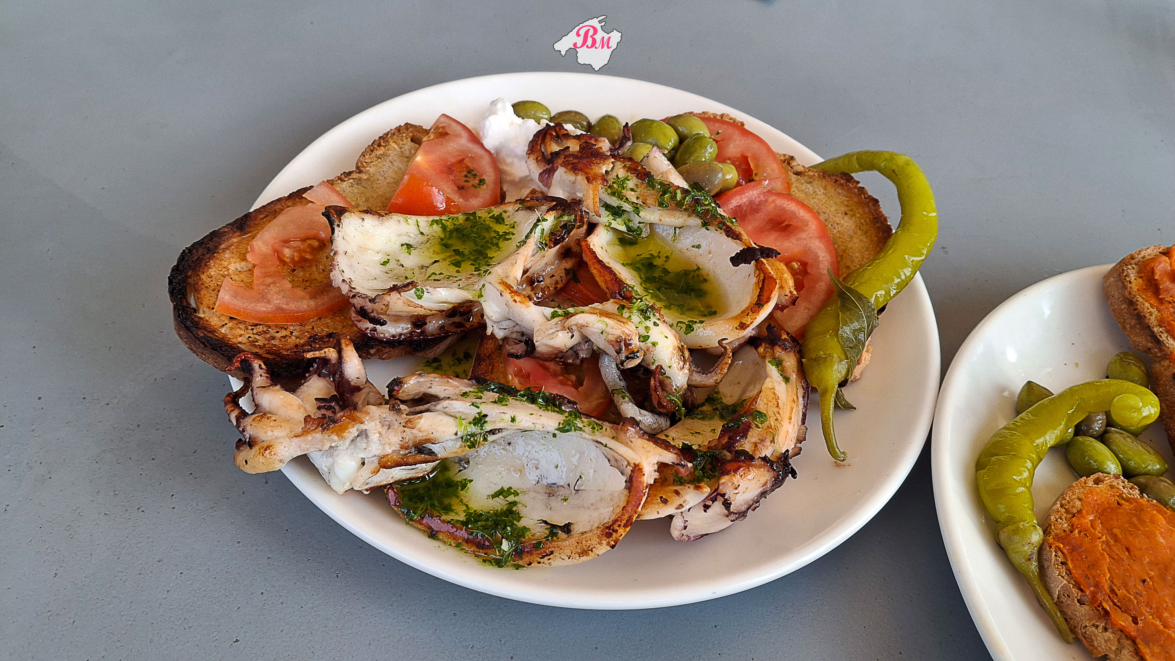 Merendamos variados y pa amb oli en Lloseta