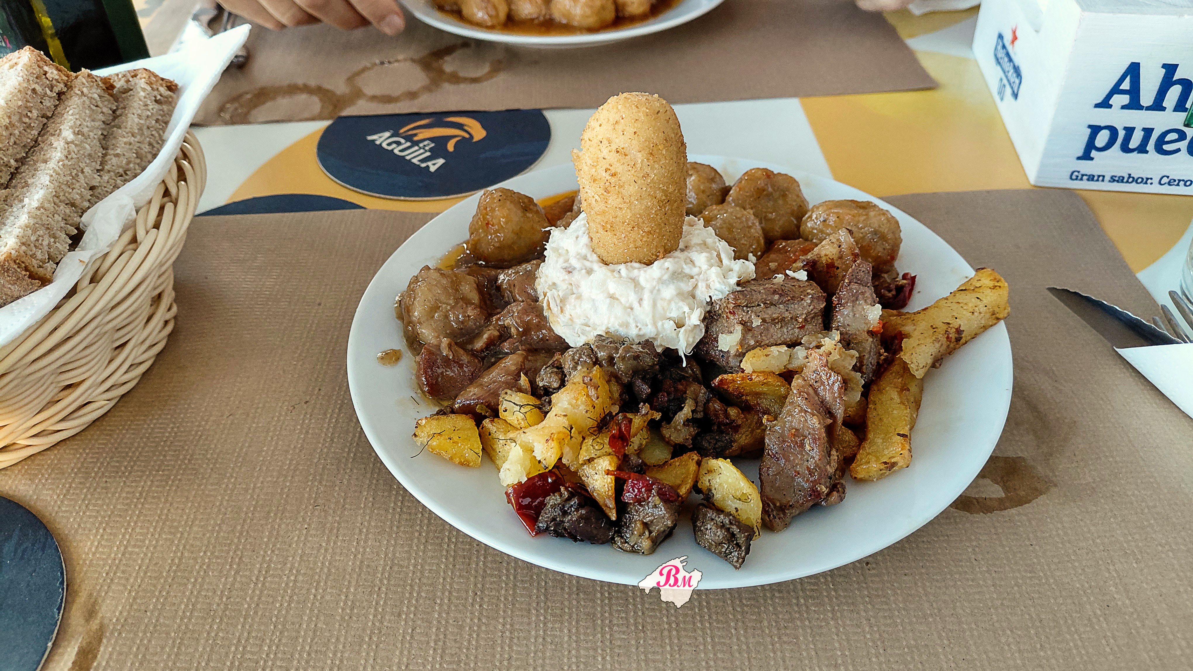Disfrutamos de la comida casera en el bar Ancá la Abuela